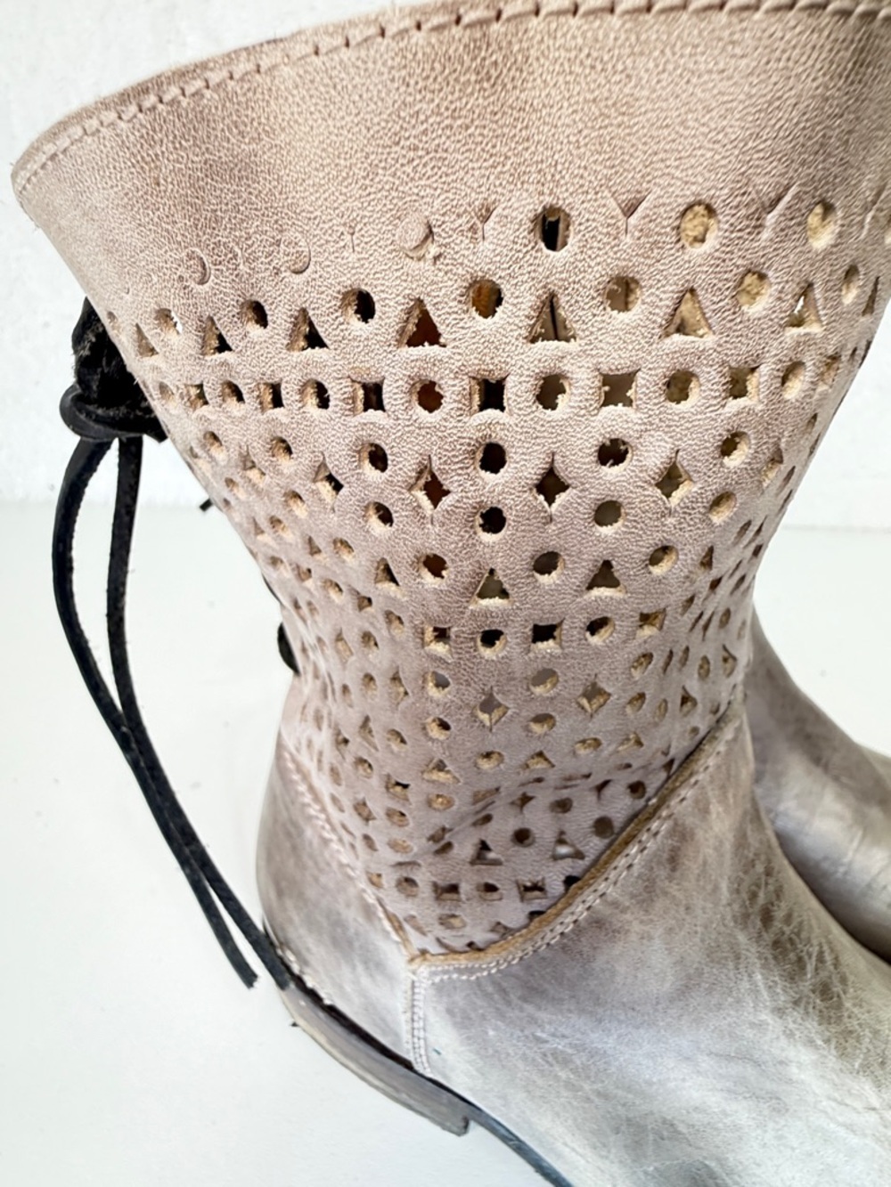Bed Stu Leather Ankle Boots Size 7 Gray Distressed Perforated Lace up in back - Picture 12 of 15